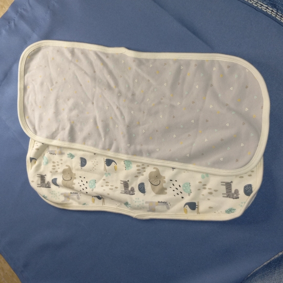 Bibs and burp rags - Picture 5 of 5